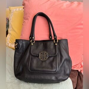 Tory Burch Large Amanda Tote Bag with Crossbody Strap